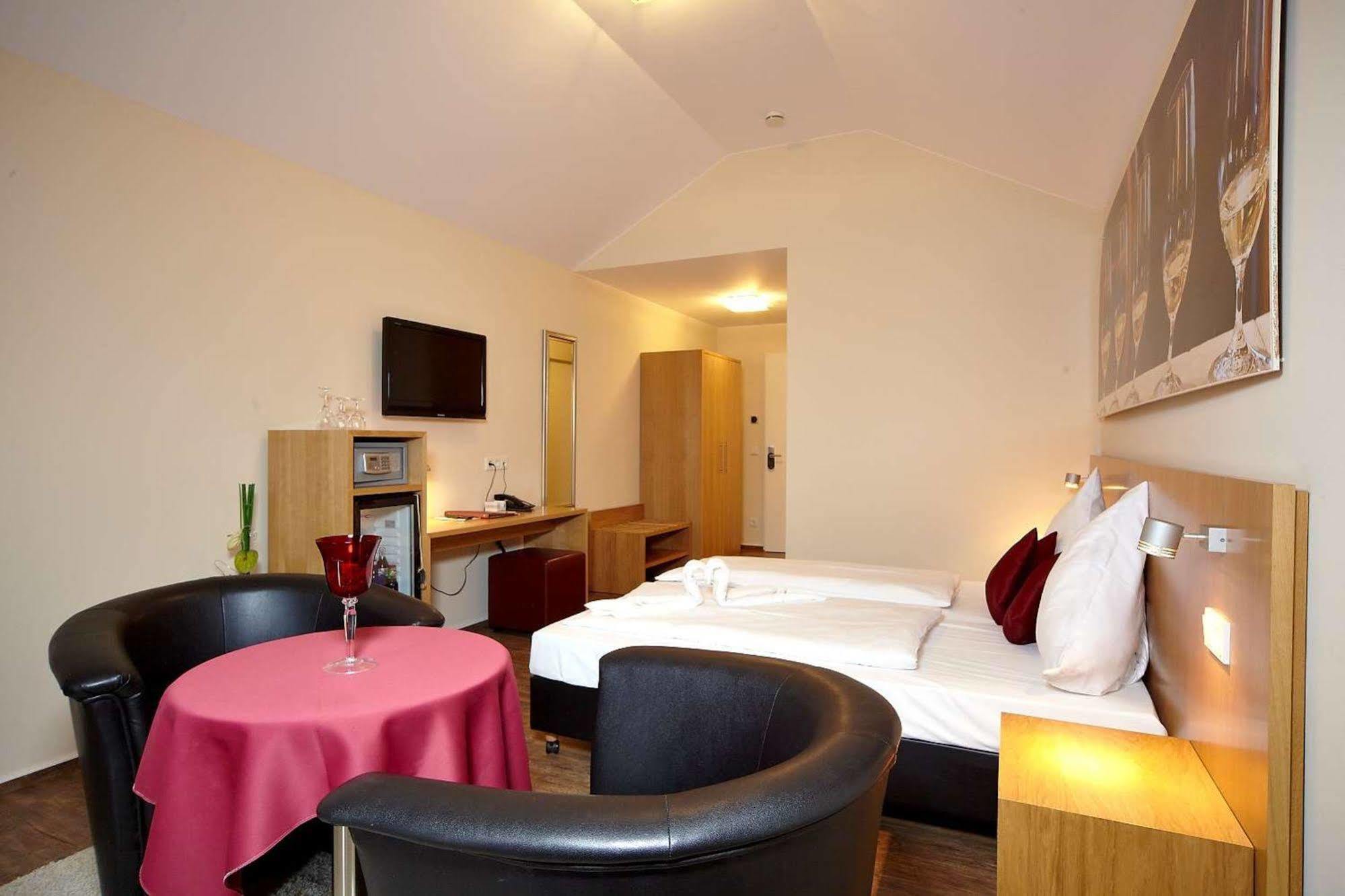 Christiana's Wein&Art Hotel Bernkastel-Kues Exterior foto